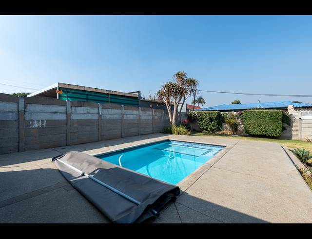 3 BEDROOM HOUSE FOR SALE IN FLORENTIA